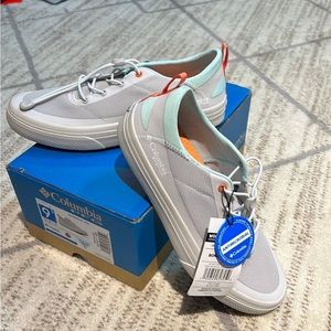 Women's Columbia Fishing Shoes size 9.5